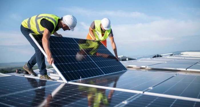 Choosing the Right Roofing Company for Solar Integration